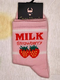 CL-076 Milk Strawberry на розовом